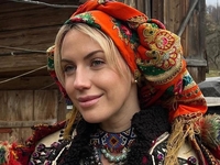 Никитюк показалась в гуцульском костюме на Ивано-Франковщине