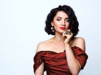 Цыбульская показала, как встала на гвозди: Горжусь собой