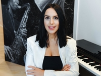 Джамала выставила на аукцион "самую родную вещь", чтобы помочь ВСУ