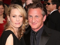 Красавица в маму: как выглядит дочь Робин Райт и Шона Пенна