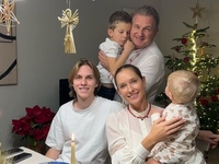 «Коли на хвилину взяв телефон»: Осадча не помітила, як півторарічний син запостив селфі