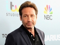 Зірка «Секретних матеріалів» Девід Духовни показав свою молоденьку дівчину