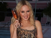 Кайли Миноуг стала богаче на 11 миллионов долларов благодаря продажи собственного вина