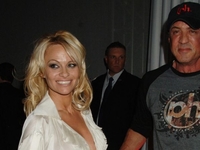 Сталлоне пропонував Памелі Андерсон квартиру та Porsche, щоб вона стала його дівчиною