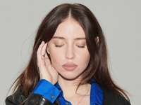 Написал Кацурин: Дорофеева выпустила эмоциональную песню "Вотсап"