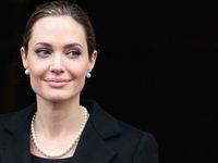 Анджелина Джоли закрыла свой фонд по борьбе с насилием над женщинами: в чем причина