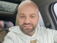 Демин "прозрачно" намекнул, кто из российских звезд-мужчин предлагал ему интим