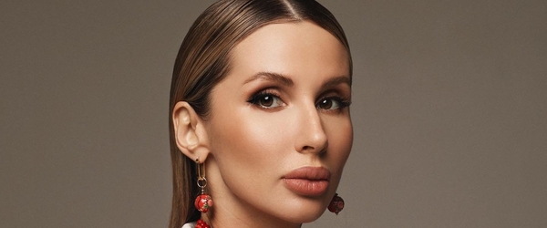 Лобода выложила фото в вышиванке с патриотической подписью