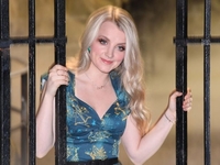 Актриса Эванна Линч 9 лет скрывала роман с коллегой по «Гарри Поттеру»