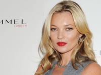 Кейт Мосс выбрала актрису, которая сыграет ее в новом фильме