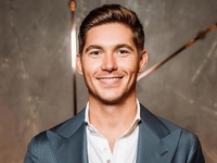 Дівчина Остапчука похвалилася переїздом до нової квартири