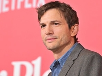 Эштон Кутчер признался, что красные дорожки даются ему тяжело из-за редкой болезни