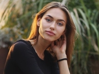 Учасниця «Холостяка» Аліна Єршова засвітила струнку фігуру на відпочинку у Дубаї