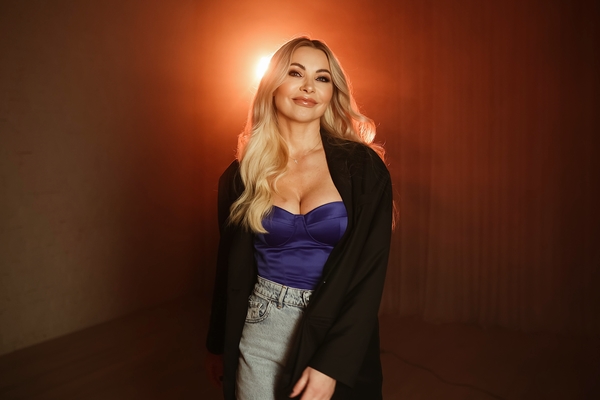 MOROZOVA презентувала кліп про кохання на відстані: відео