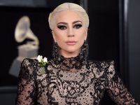 Леді Гага в образі Гарлі Квінн: перше фото співачки зі зйомок «Джокера-2»