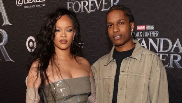 Рианна впервые снялась для обложки глянца с мужем A$AP Rocky и 9-месячным сыном