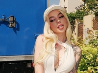 Инстасамка попала в «Миротворец» после слухов о ее финансовой помощи армии РФ