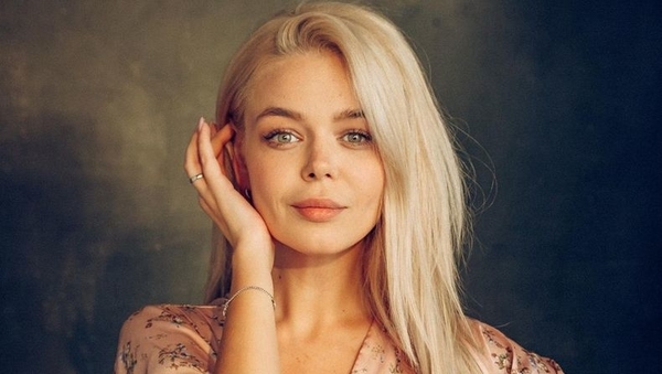 Алина Гросу вернулась в Украину и показала редкое фото с 5-летним братом