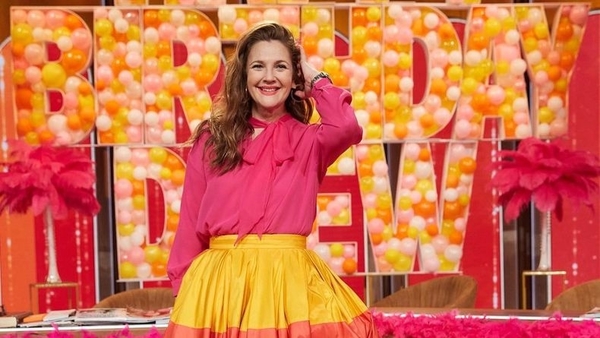 Дрю Беррімор показала, як змінювалася її зовнішність з дитинства та до 48-річчя