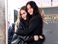 Кортни Кокс пришла на премьеру «Крика-6» с 18-летней дочерью