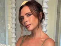 Вікторія Бекхем показала наймодніше поєднання кольорів в одязі на весну 2023