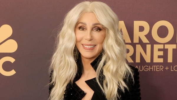 76-летняя Шер впервые вышла на красную дорожку с 37-летним бойфрендом