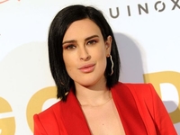 У мінісукні та на підборах: вагітна дочка Брюса Вілліса з'явилася на модному показі