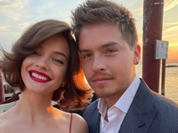 Дилан Спраус позвал замуж топ-модель Victoria's Secret Барбару Палвин