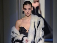 Відома модель Юлія Ратнер повідомила, що у її будинок влучила ракета