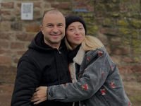 Репяхова предложила Павлику сделать косметические процедуры: Чтобы выглядел лучше рядом с молодой женой