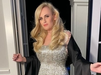 Ребел Вілсон похвалилася першою поїздкою дочки до океану: малечі лише 5 місяців