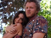 Экс-мужа Эмили Ратаковски обвинили в сексуальных домогательствах