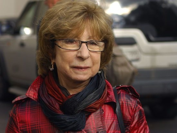 Ахеджакова написала заявление об уходе из театра