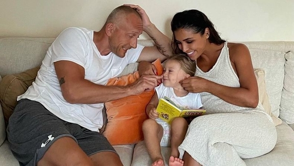 Санта Димопулос показала, как сейчас выглядит ее 3-летняя дочь