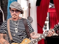 Первая жена Джонни Деппа Лори Эллисон высказалась о его скандальном разводе с Эмбер Херд