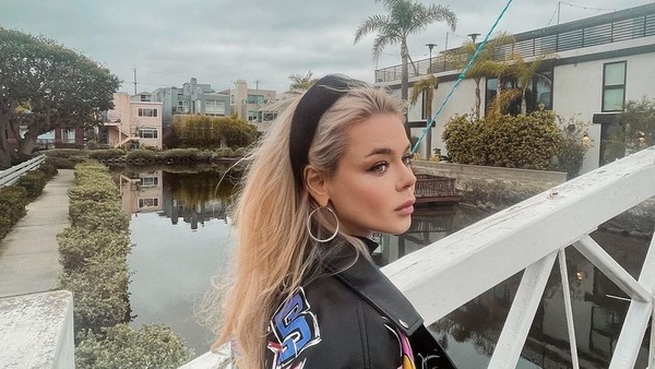 Алина Гросу сделала фото в Голливуде и призналась, вернется ли в Украину
