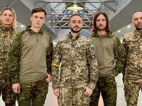 Антитела чуть не попали в ДТП в Париже: Выкрутили гайки на колесе турового авто