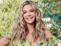 Дениз Ричардс заявила, что над ней «издевались» из-за роли девушки Бонда