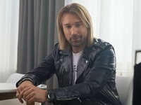 Как Олег Винник зарабатывает, пока находится за границей на лечении