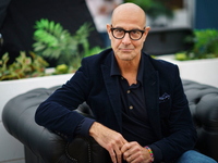 Стэнли Туччи признался, на сколько килограмм похудел после «жестокого» лечения рака