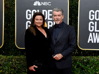 Пирс Броснан и его жена Кили празднуют выпускной младшего сына