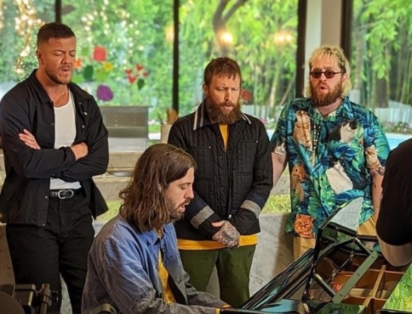 Imagine Dragons представили клип, снятый в Украине: Частично показывает, что переживают тысячи украинцев ежедневно