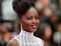 «Счастлива без волос»: известная голливудская актриса побрилась налысо