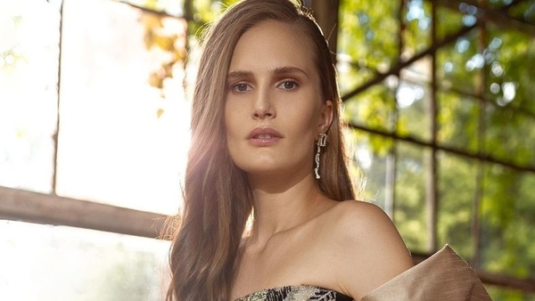 Модель Алла Костромічова на День матері розсекретила другу вагітність