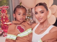 Ким Кардашьян о трудностям быть матерью-одиночкой: Бывают ночи, когда я плачу