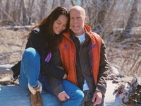 Жена Брюса Уиллиса поведала о реакции дочери на деменцию отца