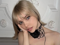 Кондратенко показала, как выглядела в детстве, и поведала о желаниях в День защиты детей