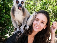 "Когда лемуру повезло больше тебя": Добрев показала игры с животными