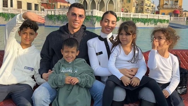 Джорджина Родригес и Криштиану Роналду показали фото с празднования 6-летия детей-близняшек