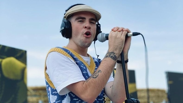 Лейбл Papa music выпустил новый трек Wellboy спустя два месяца после его ухода: реакция певца